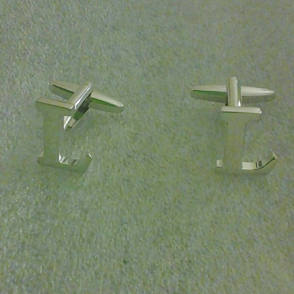 COPY - Cuff links intials " H"NWOT $19+ French cu… - Picture 7 of 8